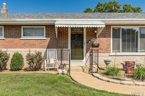10106 Hammerdale LN, St Louis, MO 63123