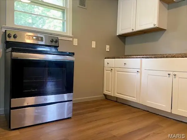 39 Bayview DR, Ferguson, MO 63135