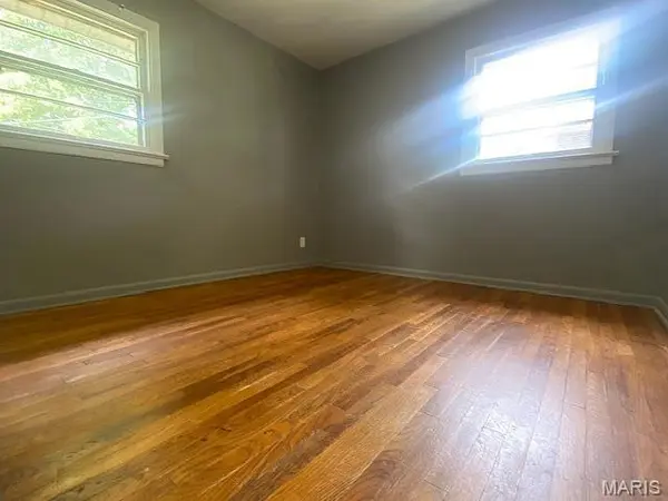 39 Bayview DR, Ferguson, MO 63135