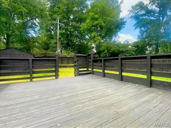 39 Bayview DR, Ferguson, MO 63135