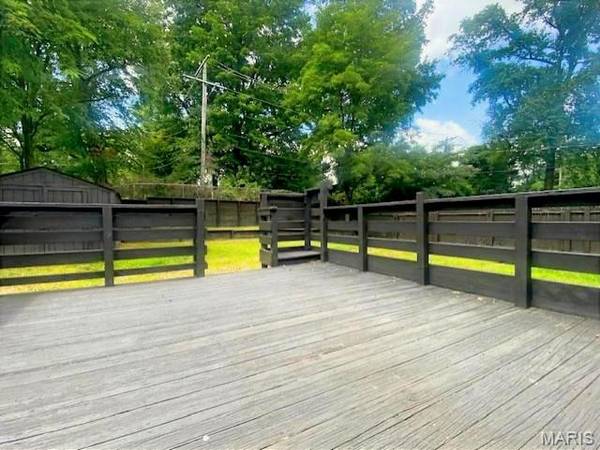 39 Bayview DR, Ferguson, MO 63135