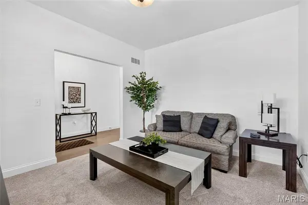 108 Maelin DR, O'fallon, MO 63367