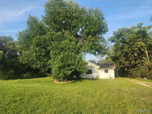 1672 Hillsboro RD, Vandalia, IL 62471