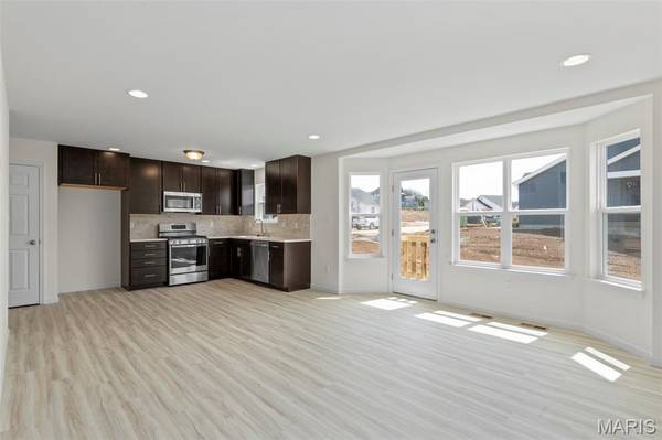 2 Arlington at River Bluffs Meadows, Florissant, MO 63031