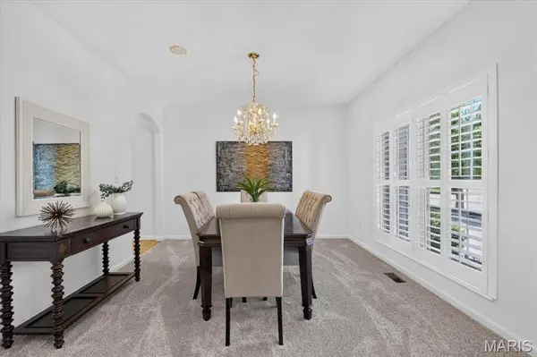 902 Stablefield CT, Creve Coeur, MO 63141