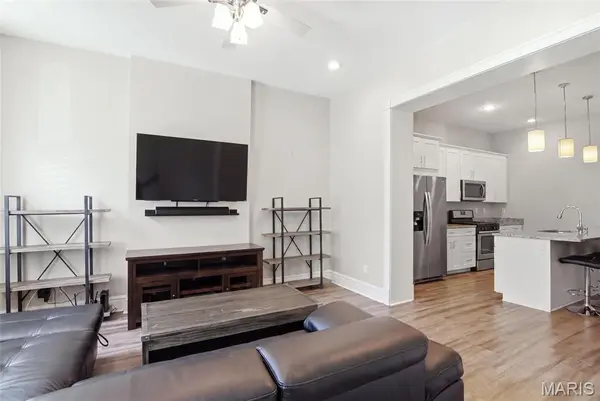 2723 Allen AVE, St Louis, MO 63104