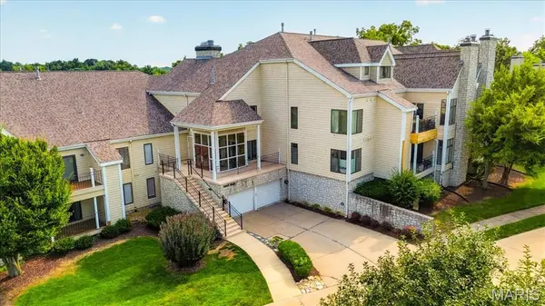 1608 Lake Knoll DR #1A, Lake St Louis, MO 63367