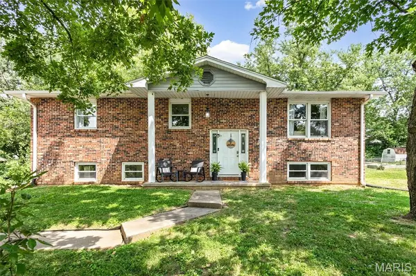 1002 Randall LN, Fulton, MO 65251