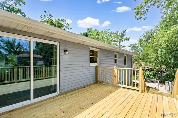 1002 Randall LN, Fulton, MO 65251