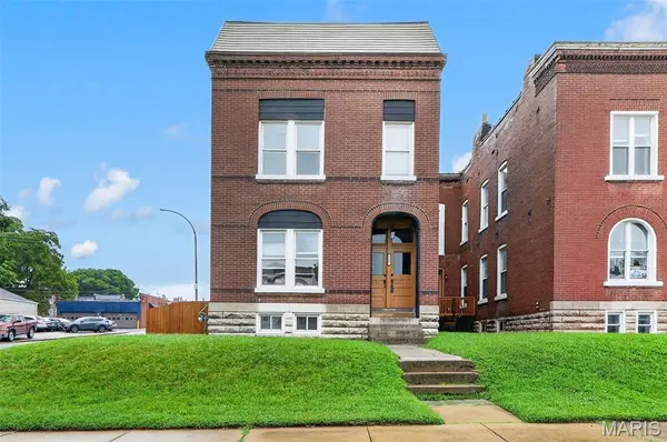 6827 Minnesota AVE, St Louis, MO 63111