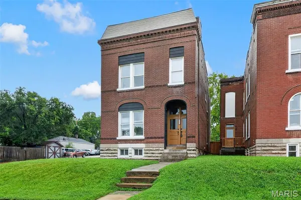 6827 Minnesota AVE, St Louis, MO 63111