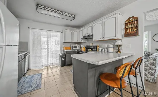 1 Marion DR, St James, MO 65559