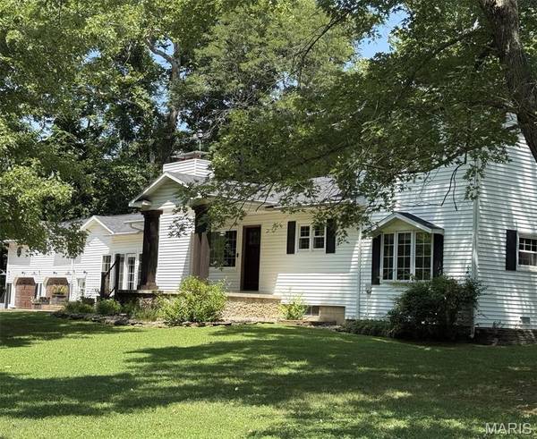 2710 Highway 17, Iberia, MO 65452