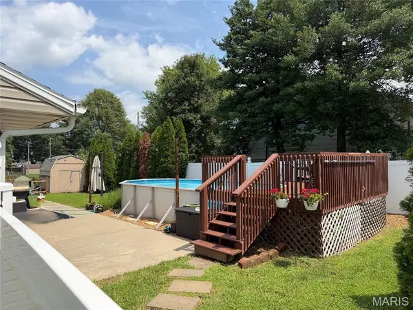 212 Whitehall DR, O'fallon, IL 62269