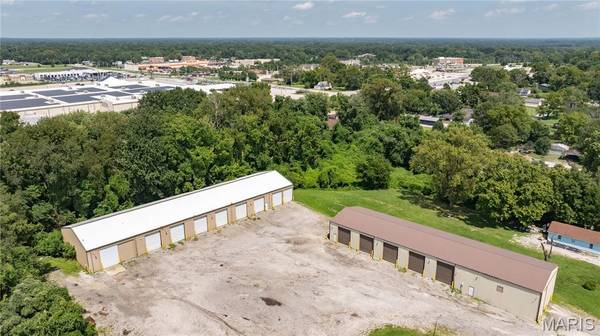 946 Tonsor RD, Alton, IL 62002