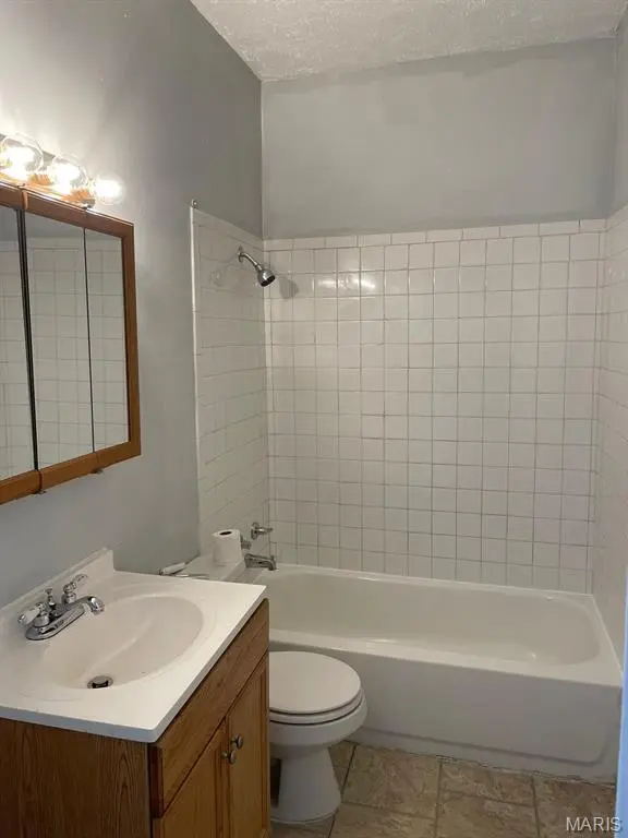 2918 Hammond AVE, St Louis, MO 63121