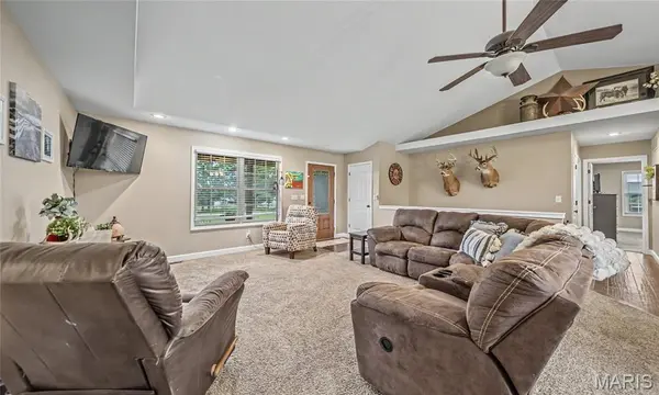 18960 County Road 1000, St James, MO 65559