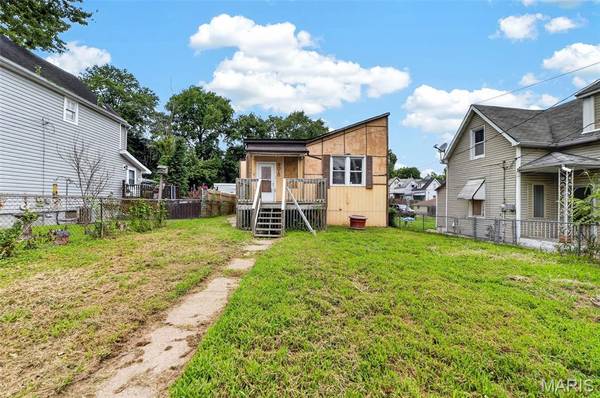 9015 S Broadway, St Louis, MO 63125
