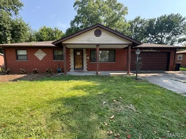 2504 Angela DR, Granite City, IL 62040