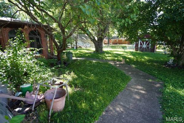 2504 Angela DR, Granite City, IL 62040