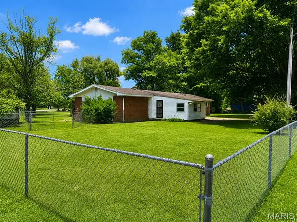 601 Carroll ST, Sikeston, MO 63801