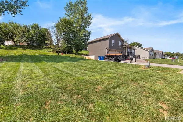 1025 Wrigley CIR, Warrenton, MO 63383