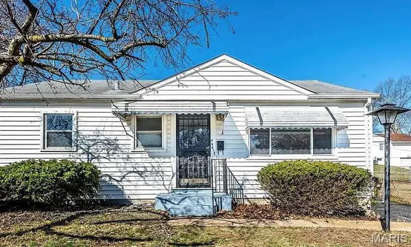 9618 De Porres LN, St Louis, MO 63114