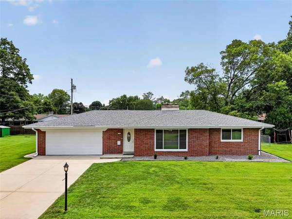 34 Chadwick DR, Belleville, IL 62223