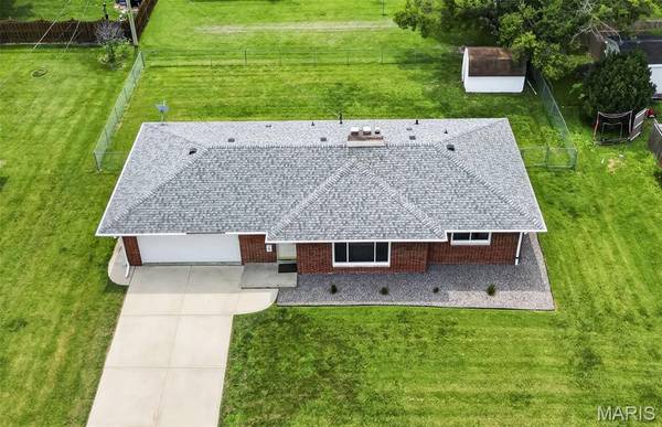 34 Chadwick DR, Belleville, IL 62223