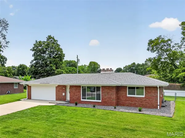 34 Chadwick DR, Belleville, IL 62223