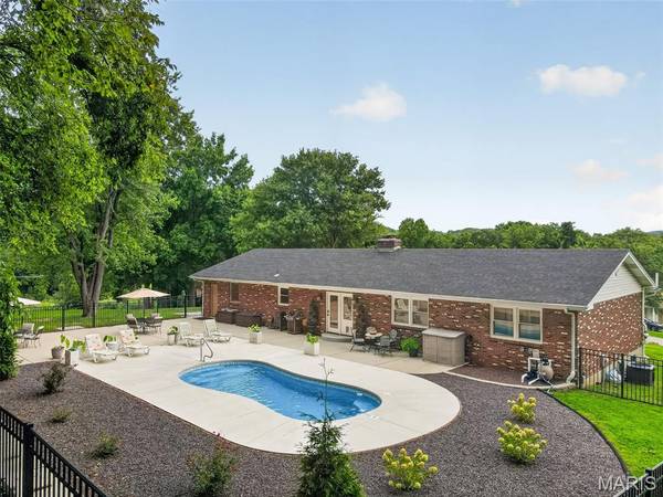 5809 Runnymede PL, Imperial, MO 63052