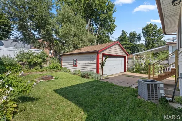 9043 Kathleen AVE, Wilbur Park, MO 63123