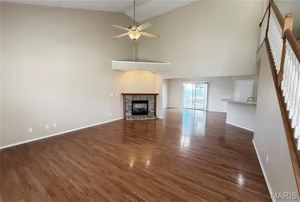 923 Victoria LN, O'fallon, IL 62269