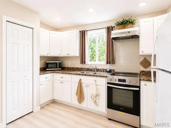 8895 Victoria Ln, French Village, MO 63036
