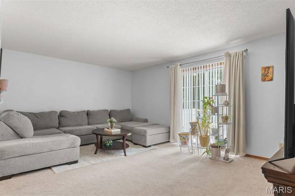 254 Carriage CT, Washington, MO 63090
