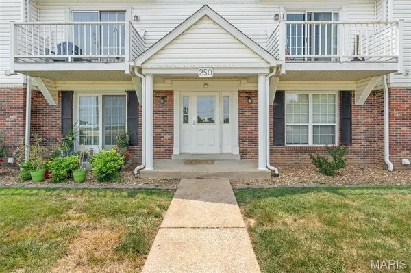 254 Carriage CT, Washington, MO 63090