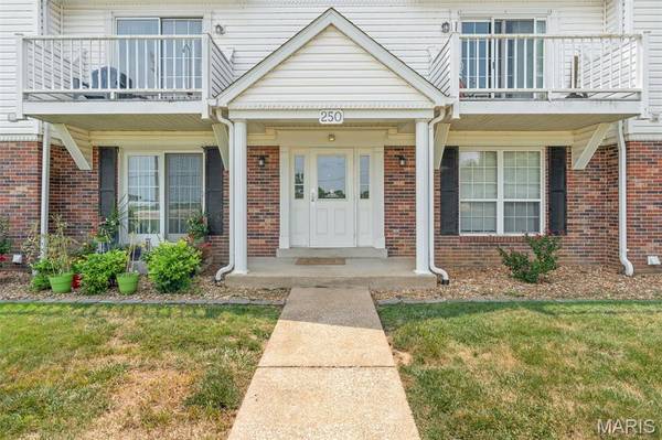 254 Carriage CT, Washington, MO 63090