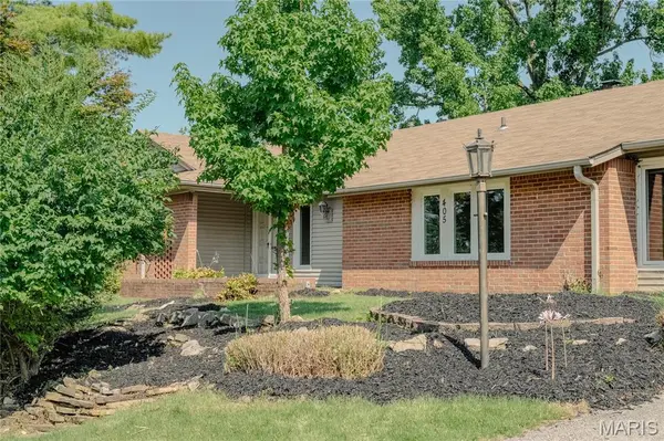 405 Brass Lamp DR, Ballwin, MO 63011