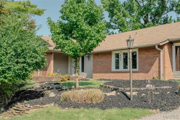 405 Brass Lamp DR, Ballwin, MO 63011