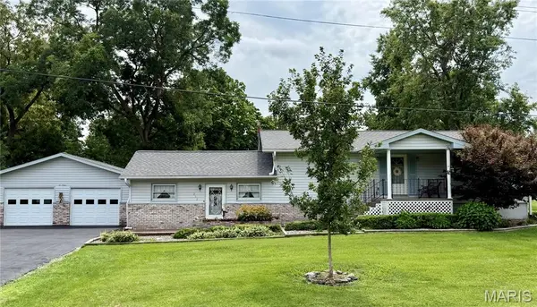 212 W 3rd ST, New London, MO 63459