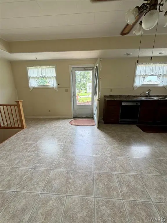 212 W 3rd ST, New London, MO 63459