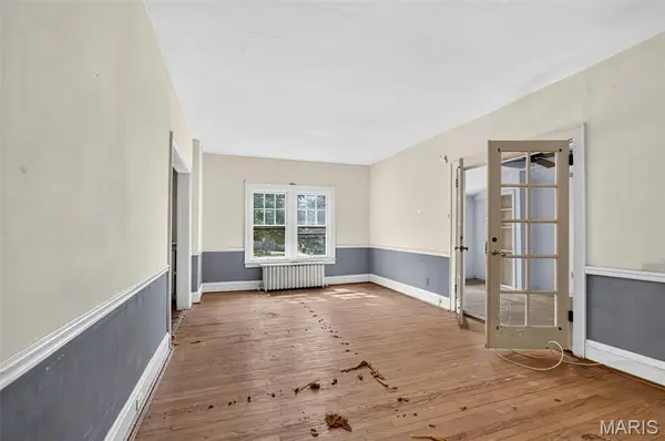618 S Rock Hill RD, Webster Groves, MO 63119