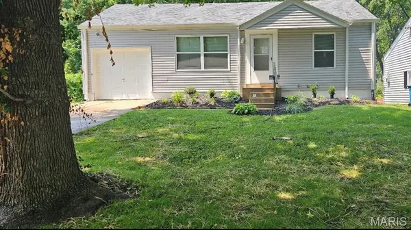 2221 Burns AVE, Overland, MO 63114