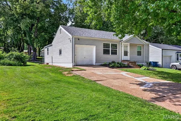 2221 Burns AVE, Overland, MO 63114