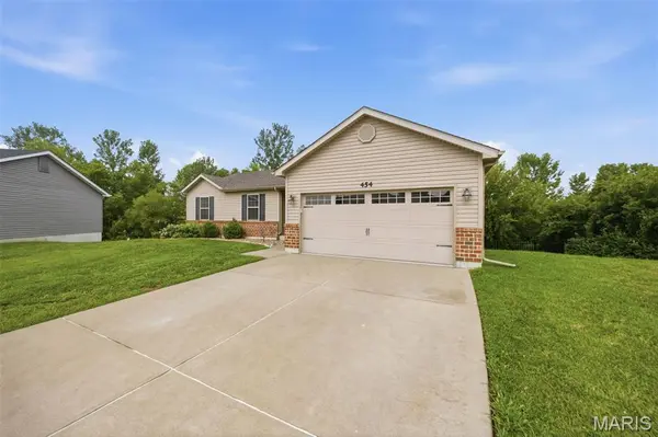 454 Honeysuckle Creek DR, Wentzville, MO 63385
