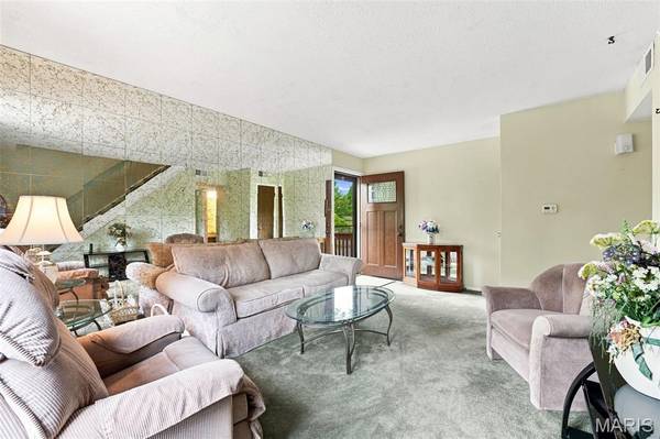 11138 Towering Pines DR, St Louis, MO 63136