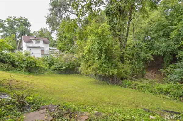 1908 Central AVE, Alton, IL 62002