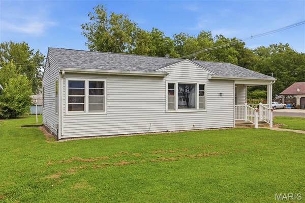 1111 Mulliken ST, Carlyle, IL 62231