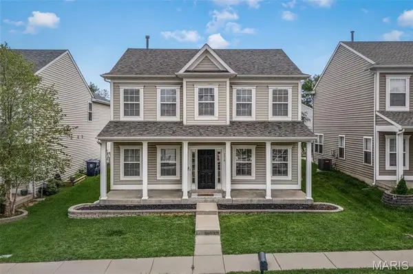 2018 Village Glen DR, Wentzville, MO 63385
