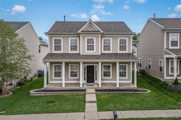 2018 Village Glen DR, Wentzville, MO 63385